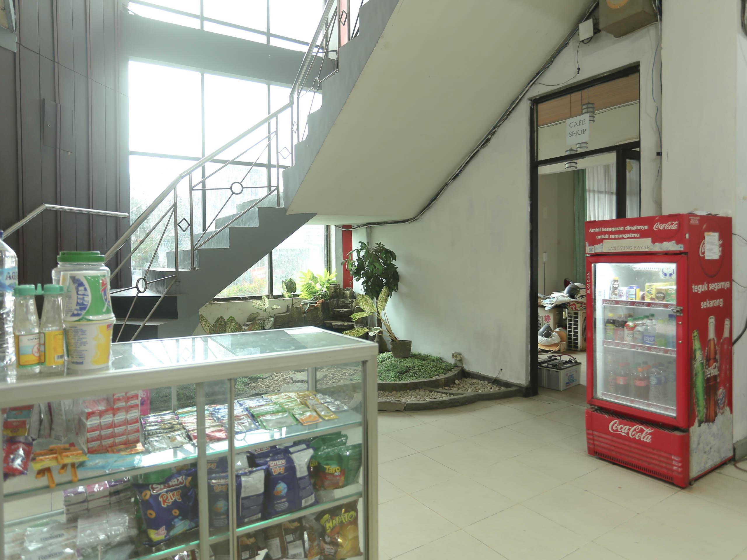 Urbanview Hotel Kharisma Banjarmasin Banjarmasin  Bagian luar foto