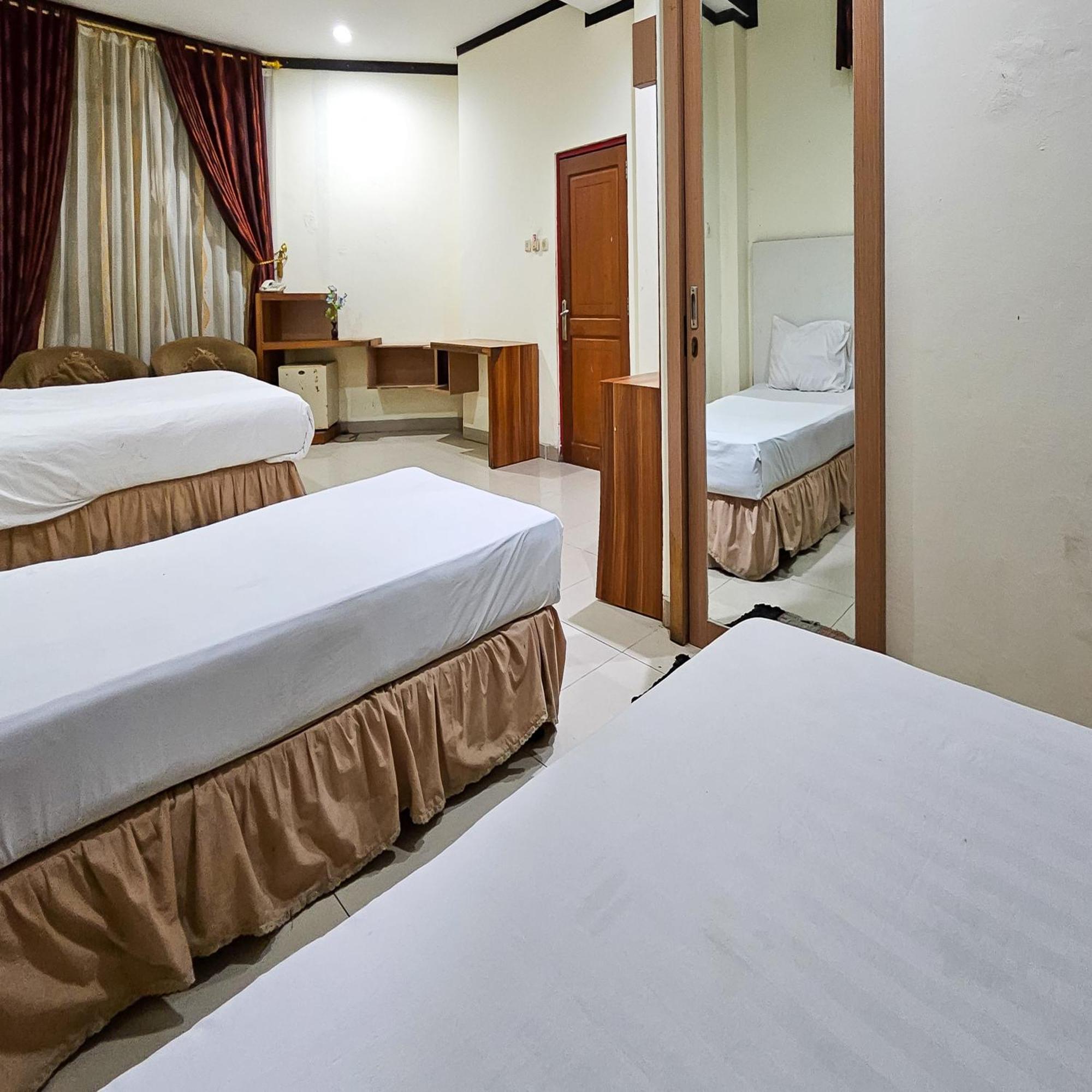 Urbanview Hotel Kharisma Banjarmasin Banjarmasin  Bagian luar foto